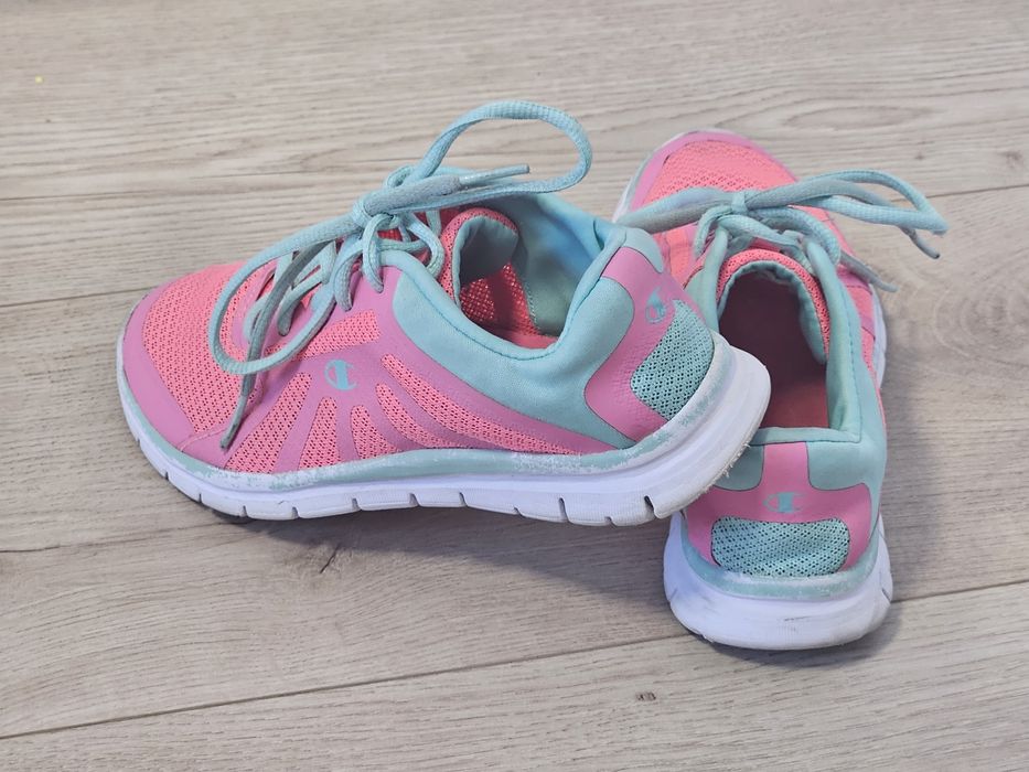 Sneakers fete 33 / pantofi + bonus adidasi