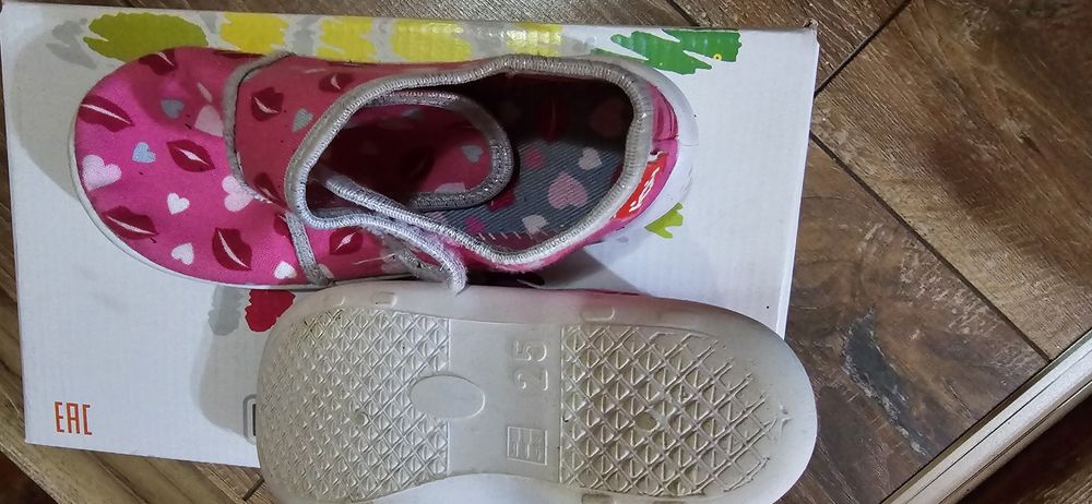 Запазени обувки и ботиши за момиче