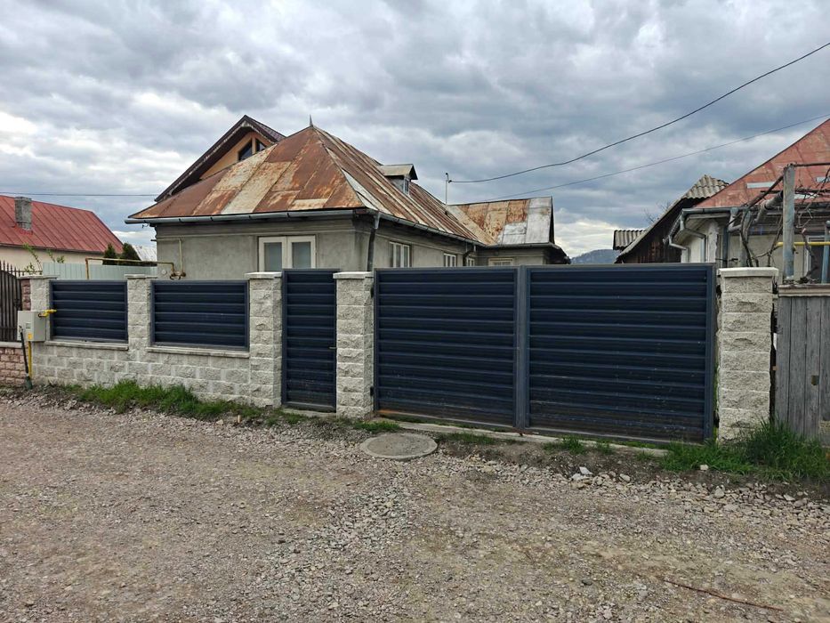 Casa + teren de vanzare