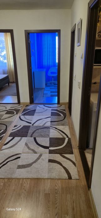 Apartament cu 3 camere de inchiriat