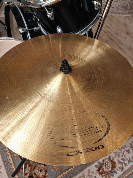 Cinele Pearl și Paiste 101