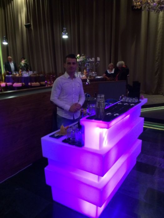 barman evenimente ( nunti, botezuri)