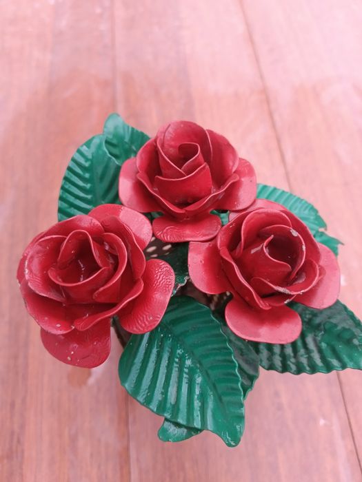 Продам статуэтку розы