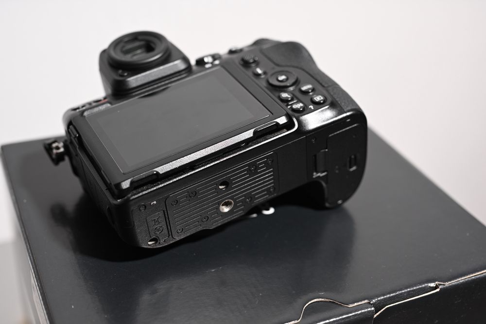 Камера/тяло Никон  /Nikon Z8