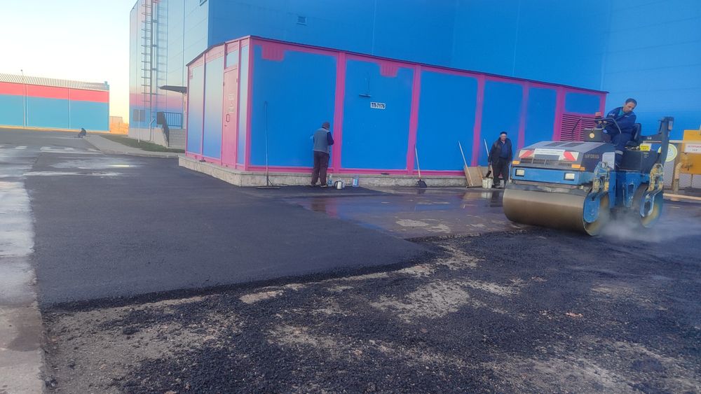 Укладка асфальта , асфальтирование