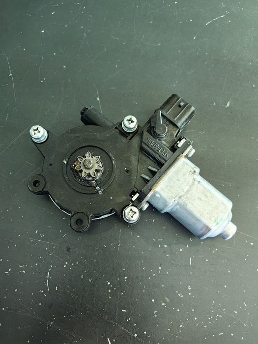 Машинка / моторче ел. стъкло Mitsubishi Lancer X