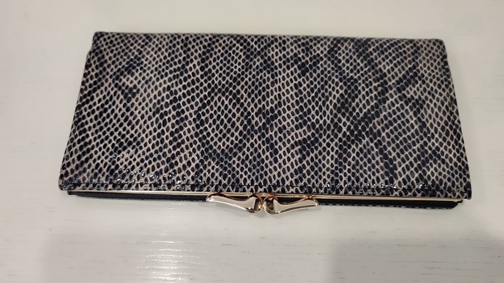 Продам женское портмоне