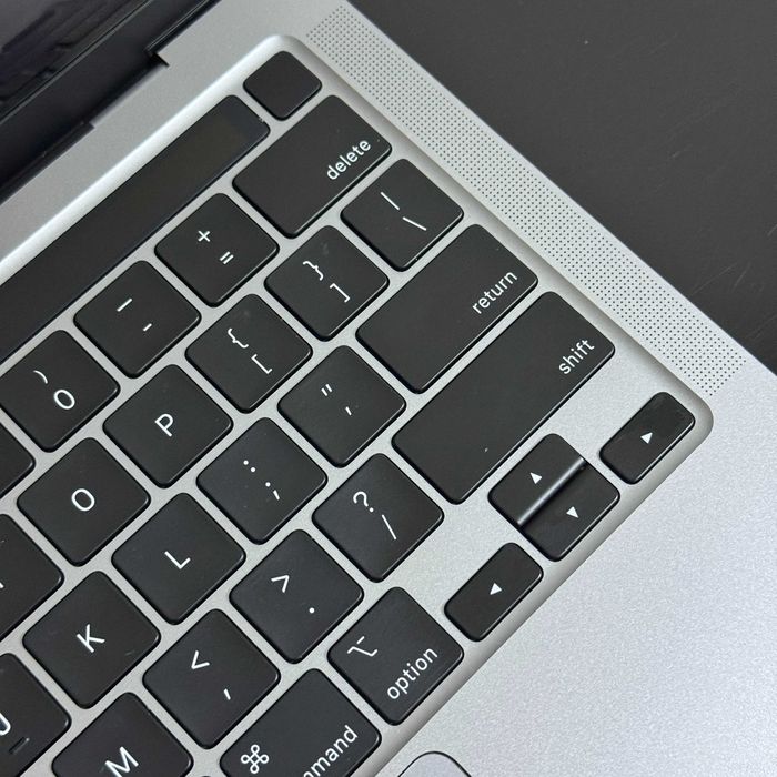 MacBook Pro 13, Apple M2, 8 гб, 256 гб
