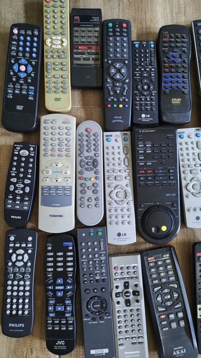 Telecomanda Tv, VHS, Dvd in stare perfecta