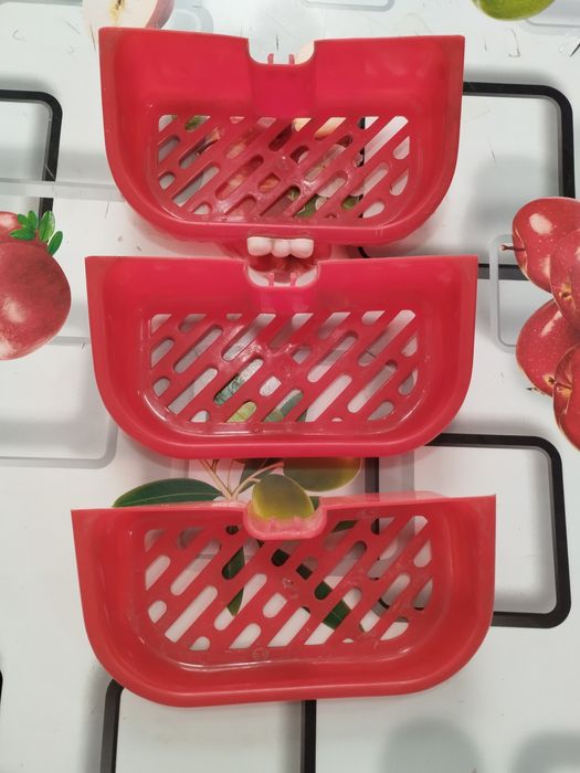 Полки и мыльницы для ванной