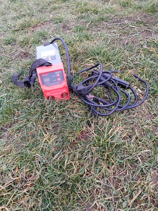 Vând aparat de sudura în stare excelenta.. utilitat 2 luni