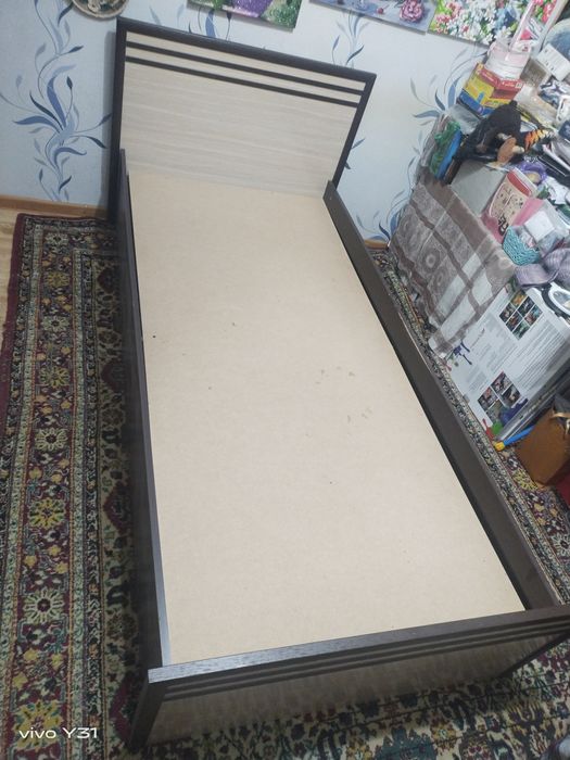 Продам кровать без матраса