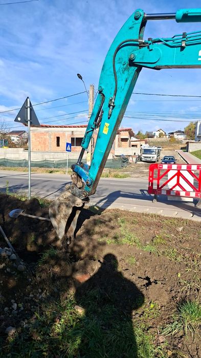 Miniexcavator 3.5t, de închiriat.