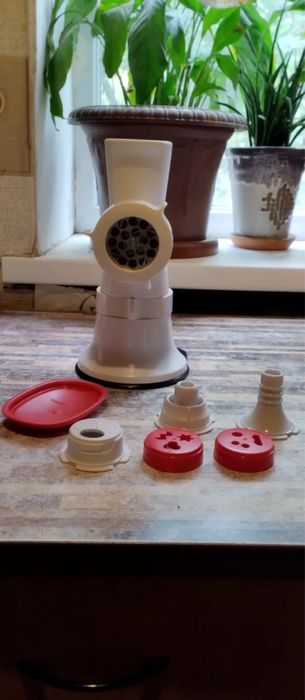 Продам мясорубка tupperware