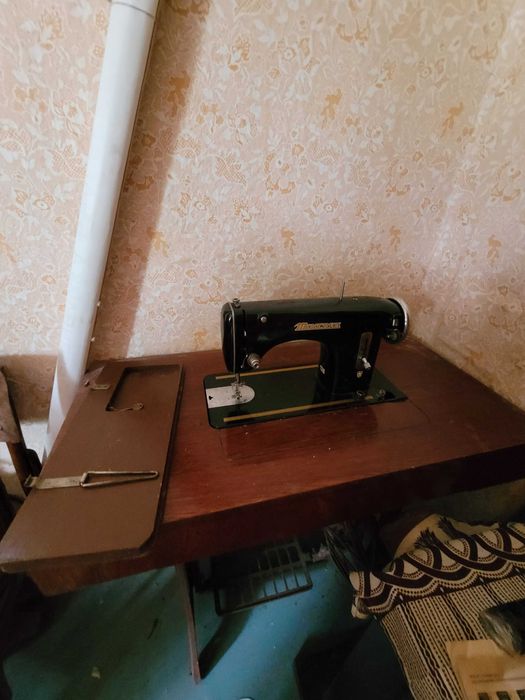 Шевна крачна машина