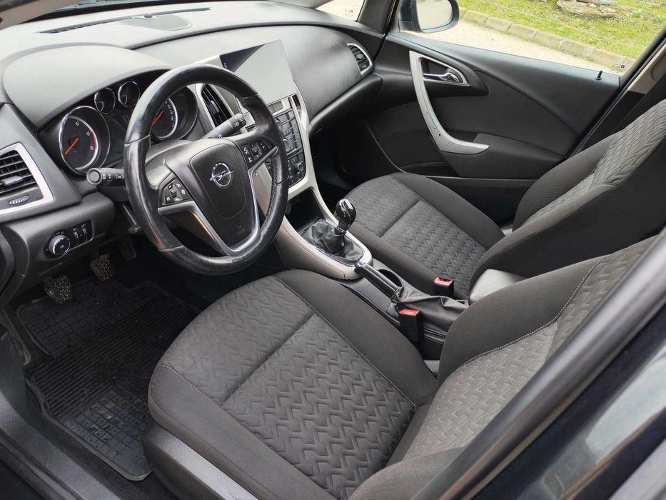 Opel Astra J 1.7 CDTI, Climatronic, Navi, an 2013