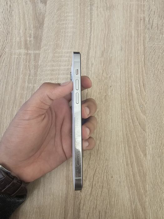 IPhone 12 pro с гарантию