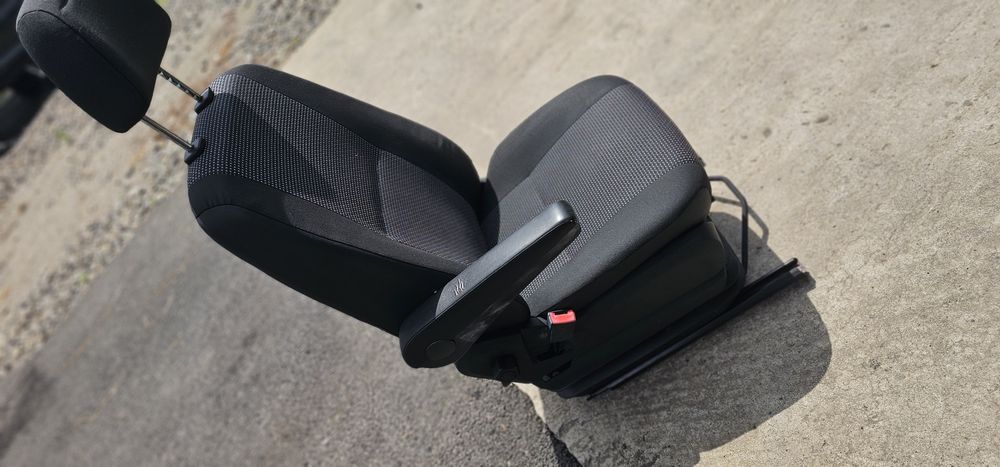 Scaun sofer cu perna ,pneumatic cu cotiera Mercedes Sprinter Vw Crafter