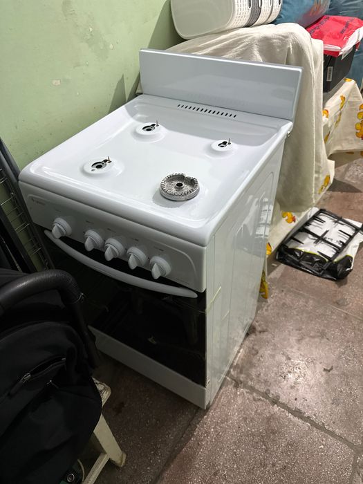 Срочно продаю газ плиту