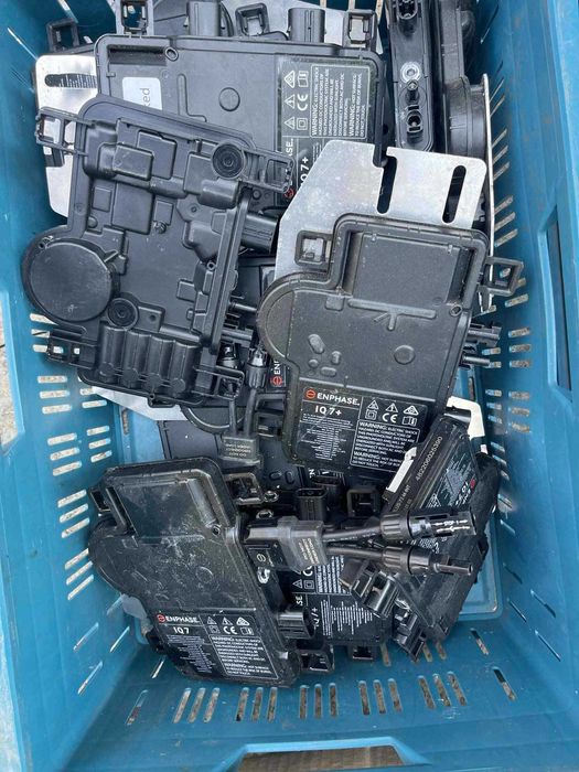 Микроинвертор IQ7+, IQ7, IQ7A