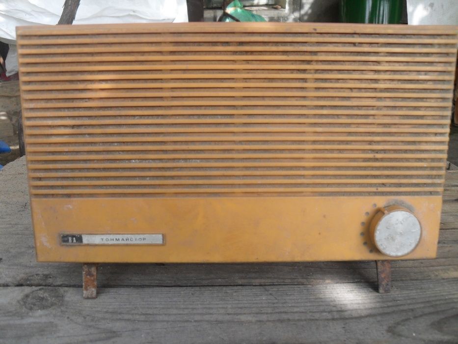 стари радио и телевизионни приемници