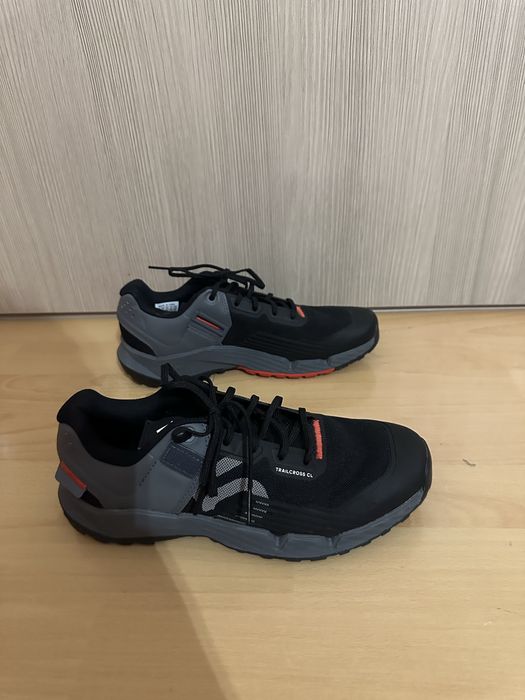 Vand pantofi clips five ten si nike x gortex