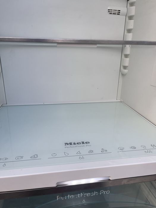 Хладилник за вграждане MIELE