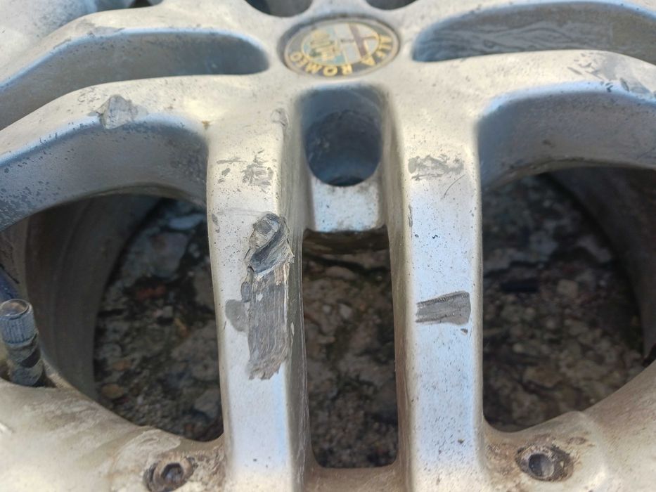 Джанти със зимни гуми Alfa Romeo MOMO