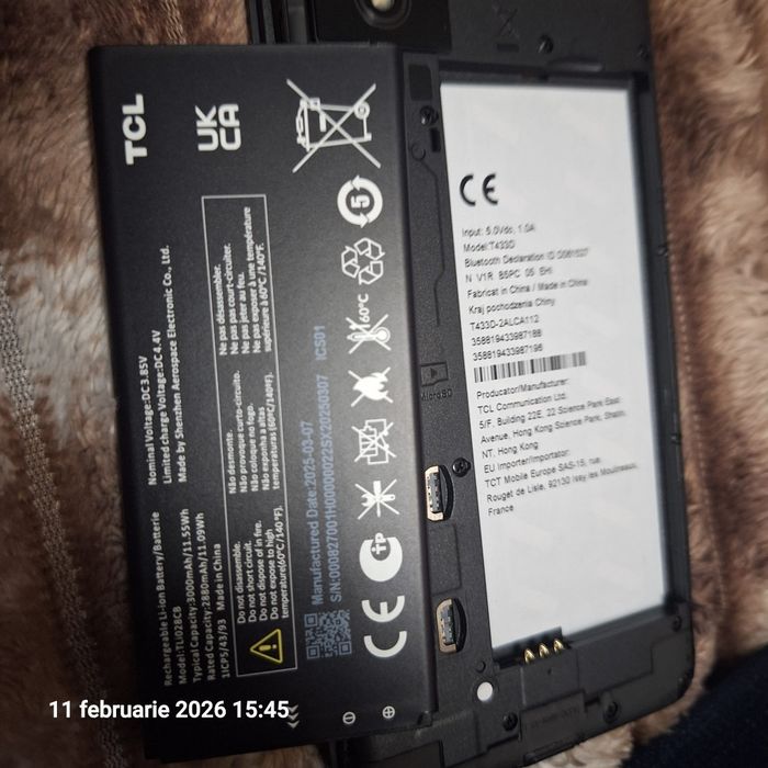 Vând două telefoane TCL noi la cutie