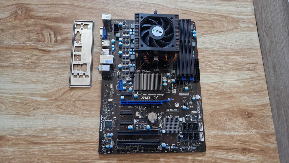 KIT AM3+ 6 Core FX-6100+Placa+8GB Corsair+Cooler !! CA NOU !! 200lei