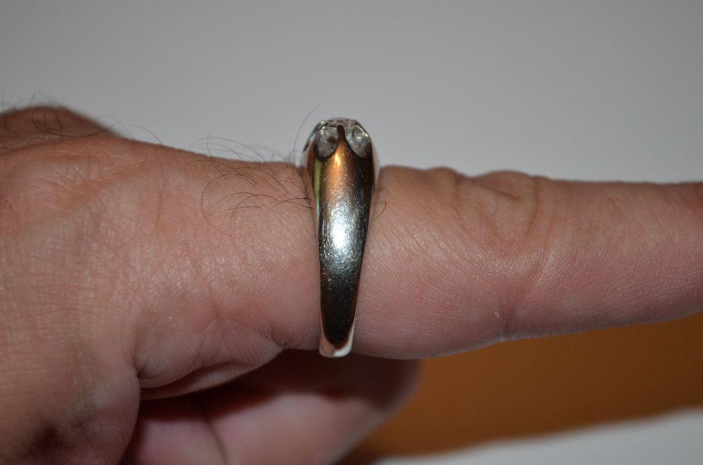 INEL AUR alb 18K + 1 Diamant = 0.30CT. - VS1 - Barbati - Mar 66 - 9.7g !