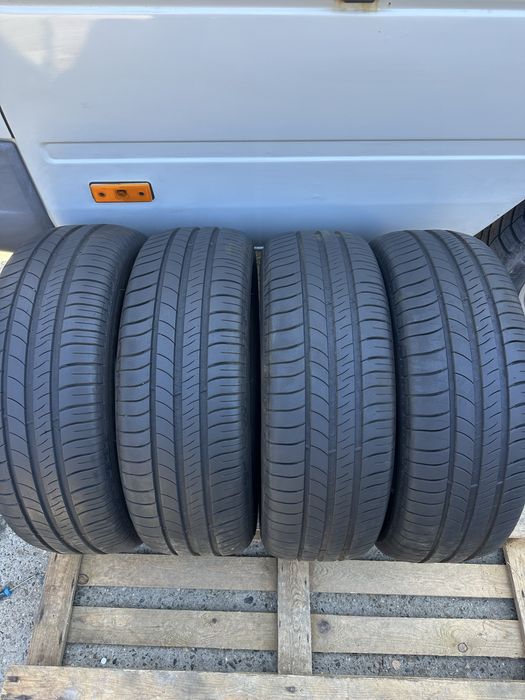 205/60/16 Michelin dot22