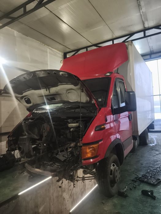 Dezmembrez Iveco daily 3.0