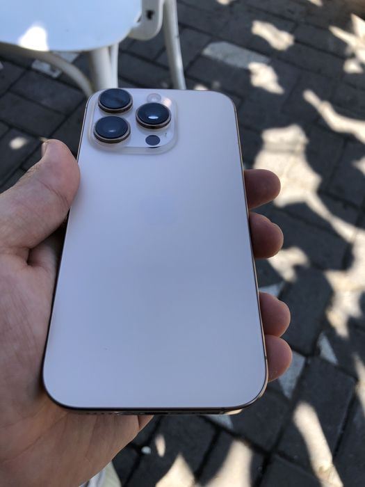 Продам Iphone 16 pro