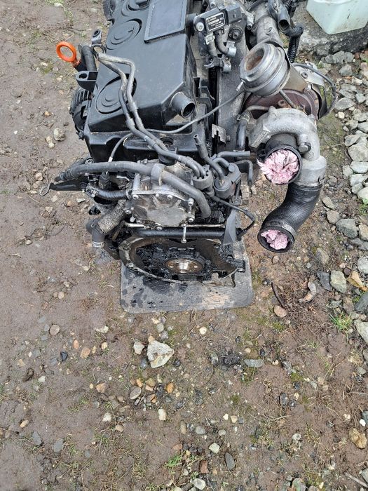 Vând motor 2.0 BMM cu accesorii