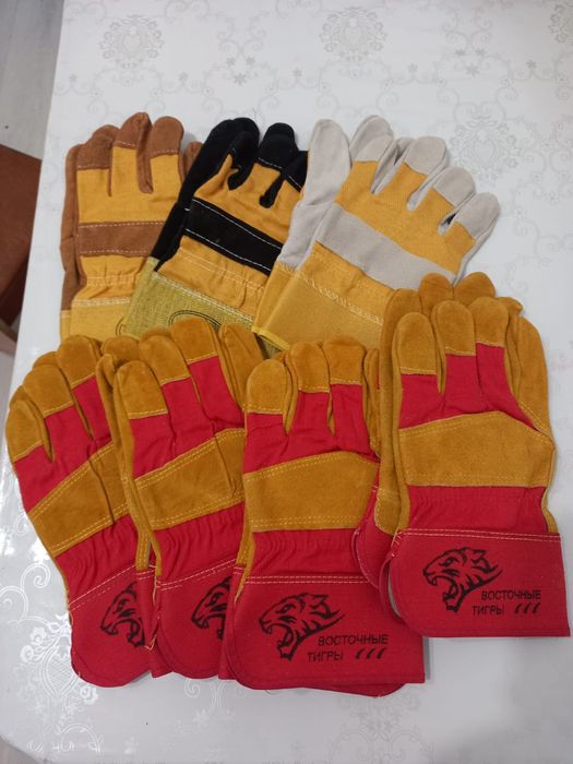 Продам ботинки рабочие, перчатки рабочие.