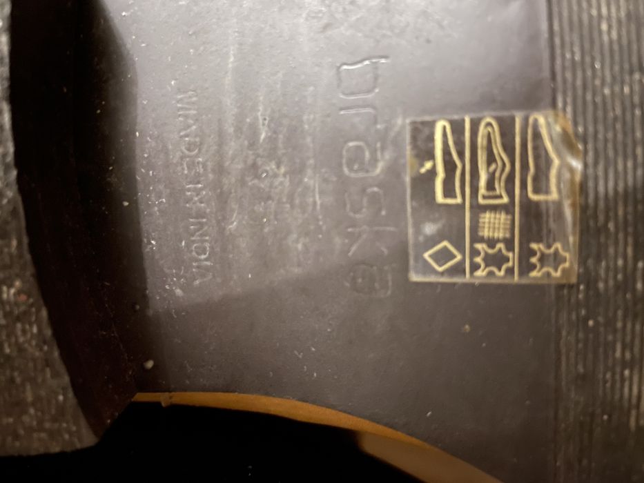 Продаю демисезонные ботинки и туфли.  5000 тенге