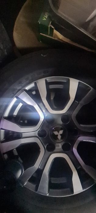 18ц джанти с гуми за мицобиши паджеро l200 l3oo..