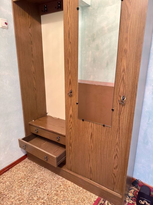 Вешалка шкаф для одежды