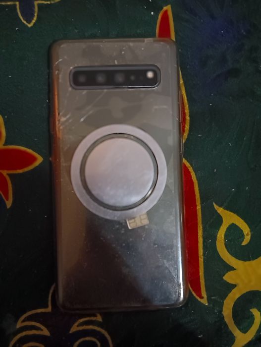 Продам SAMSYUHG S10 и плюс программу