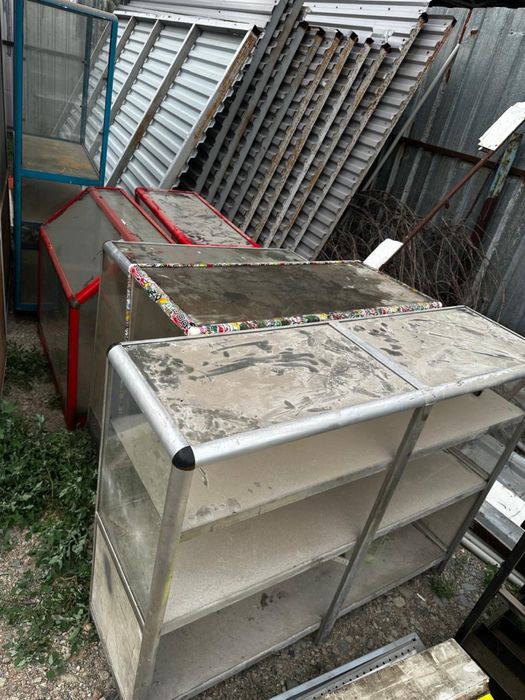 продам витрины СРОЧНО