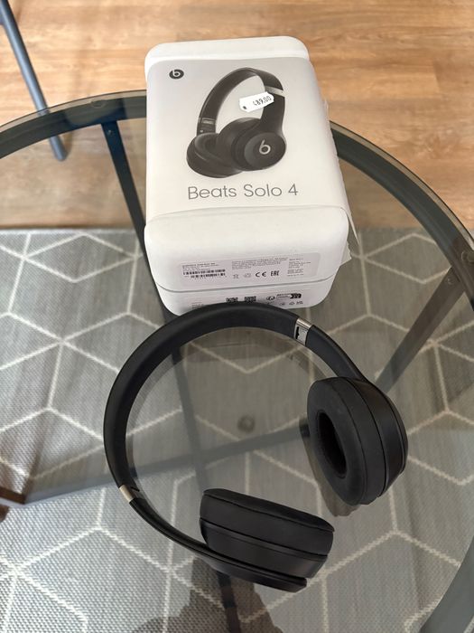 Beats Solo 4 Matte Black