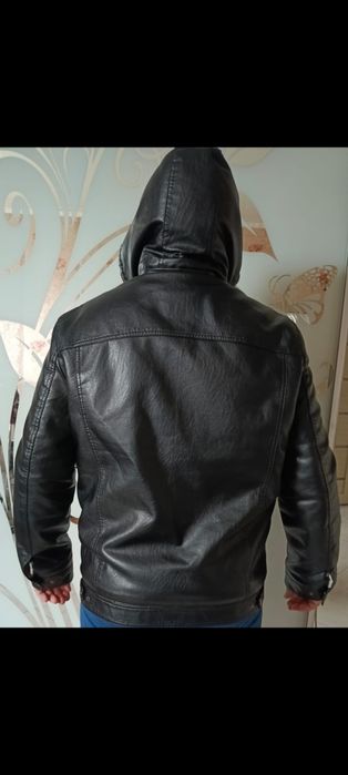 Продам коженку 52-54 рр в идеальном состояние