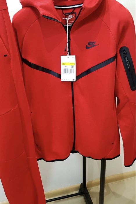 Compleu Nike Tech Fleece Rosu (marimi: S, M, L, XL, XXL)