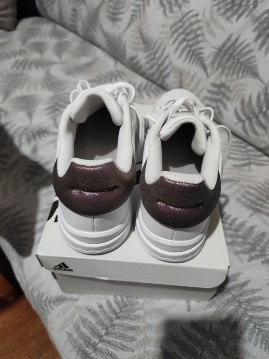 Нови дамски ADIDAS сникърси