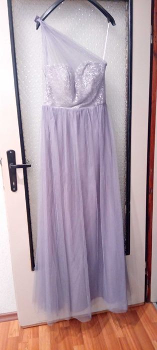 Продавам официална дълга рокля