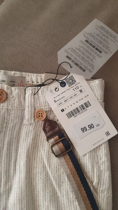 Pantaloni scurti Zara, marimea 3-4 ani, noi
