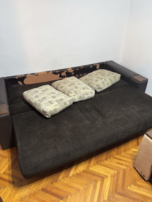 Canapea extensibila cu loc de depozitare + 2 fotolii