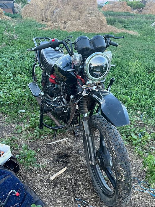 Продам мотоцикл 200куб