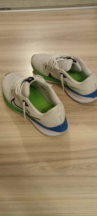 Маратонки найк         ,
